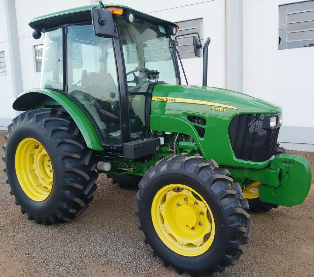 Trator John Deere - 5078 E - Cabinado - Ano 2018